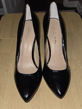 Arturo Chiang Black Patent Pointed Pumps